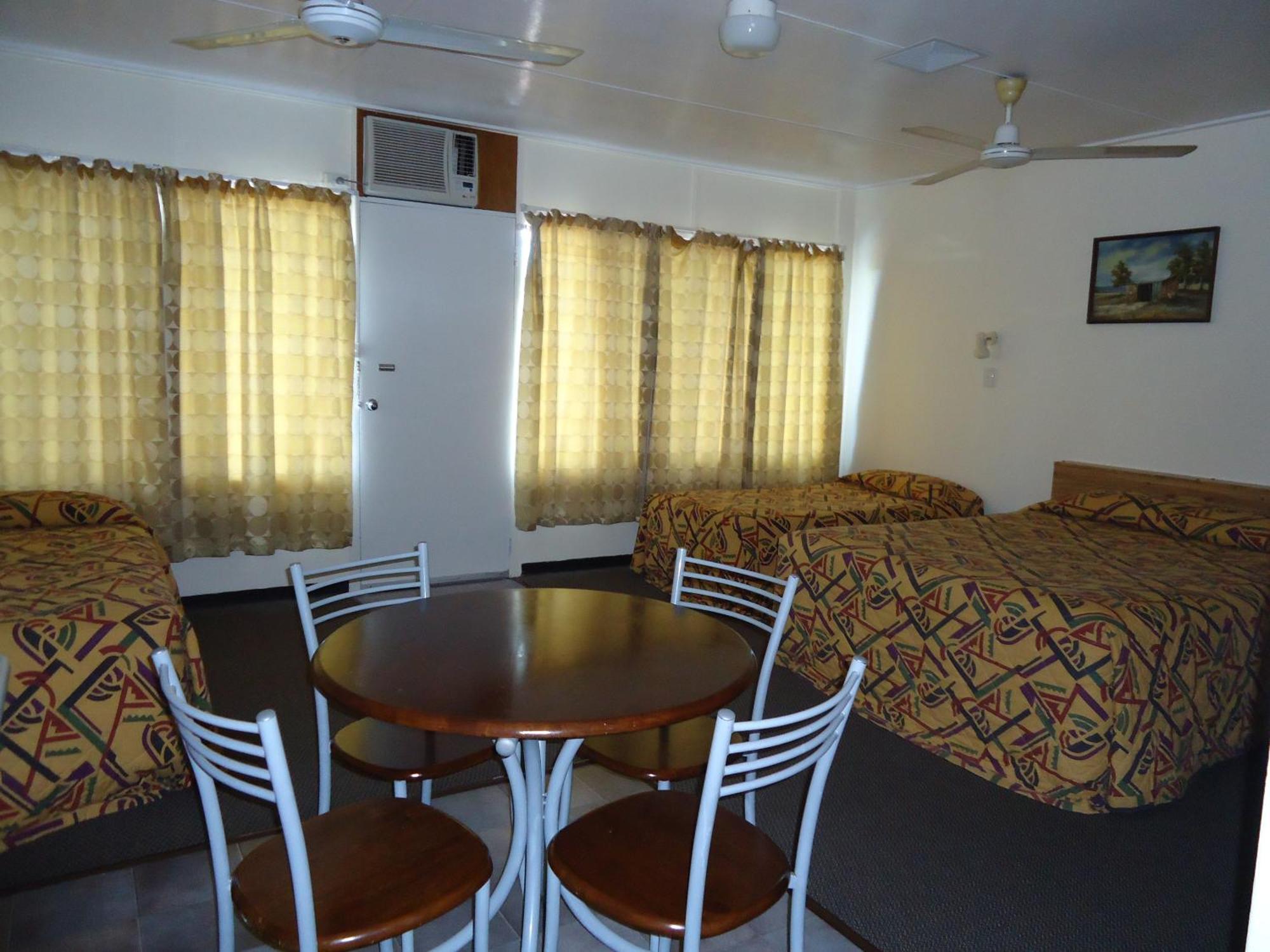 Moondarra Motel Innisfail Exterior foto
