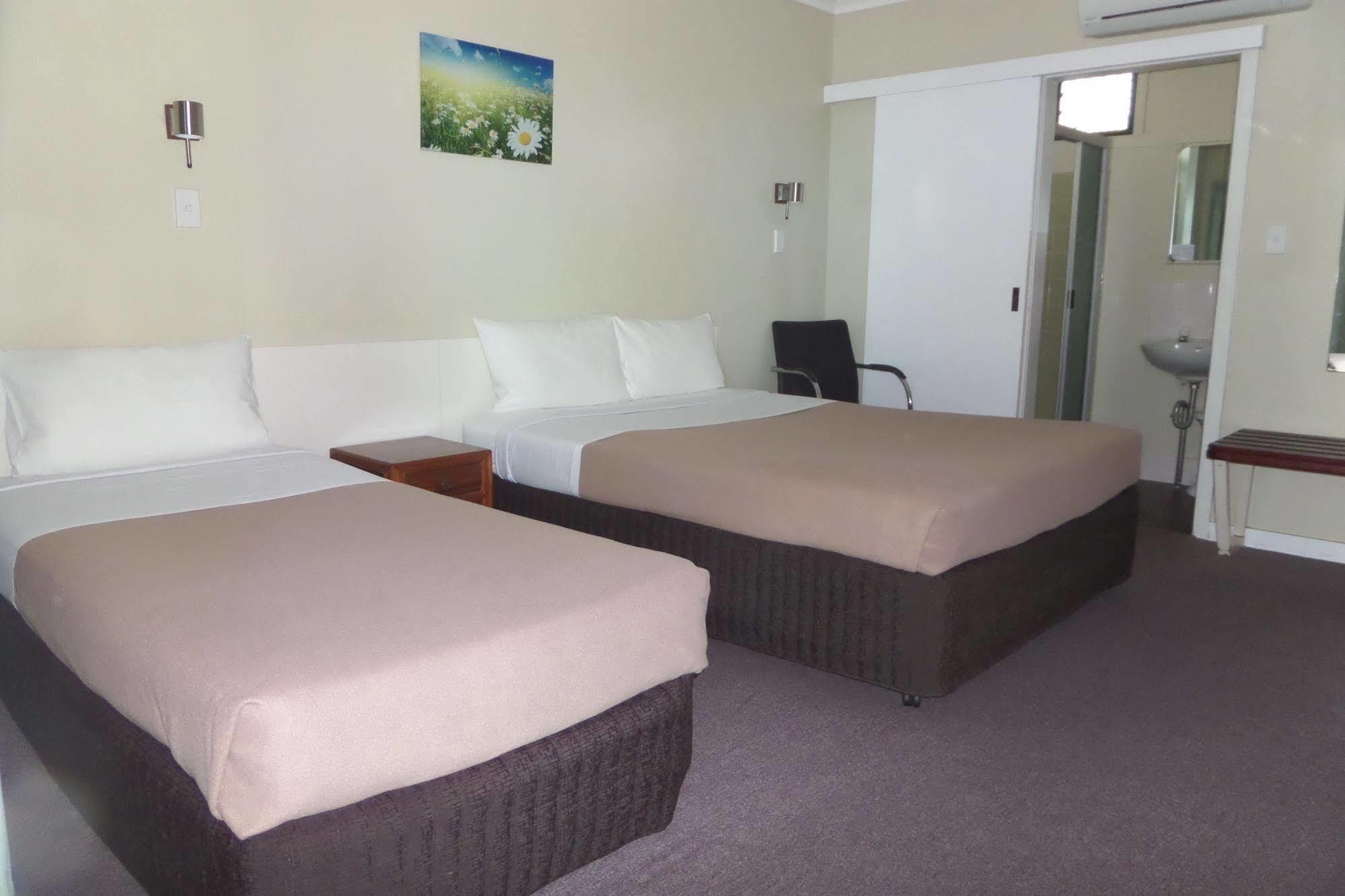 Moondarra Motel Innisfail Exterior foto