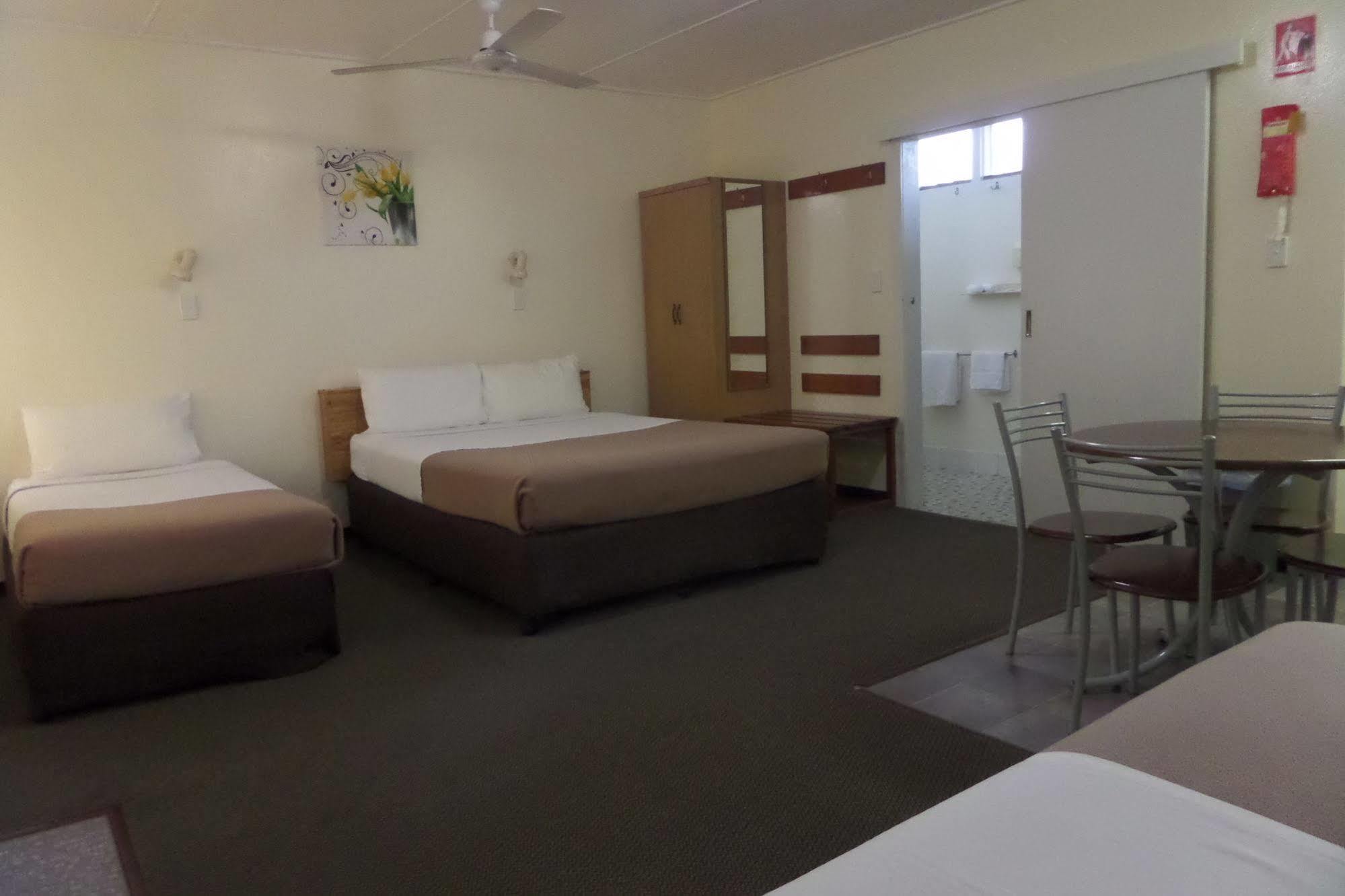 Moondarra Motel Innisfail Exterior foto